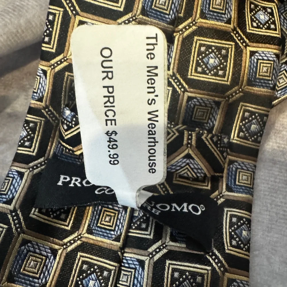 Pronto-Uomo Geometric Patterned Tie in Black‎ and Gold
